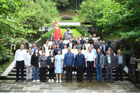 主题教育|在深学细悟中补足精神之钙 在真学笃用中夯实信仰之基