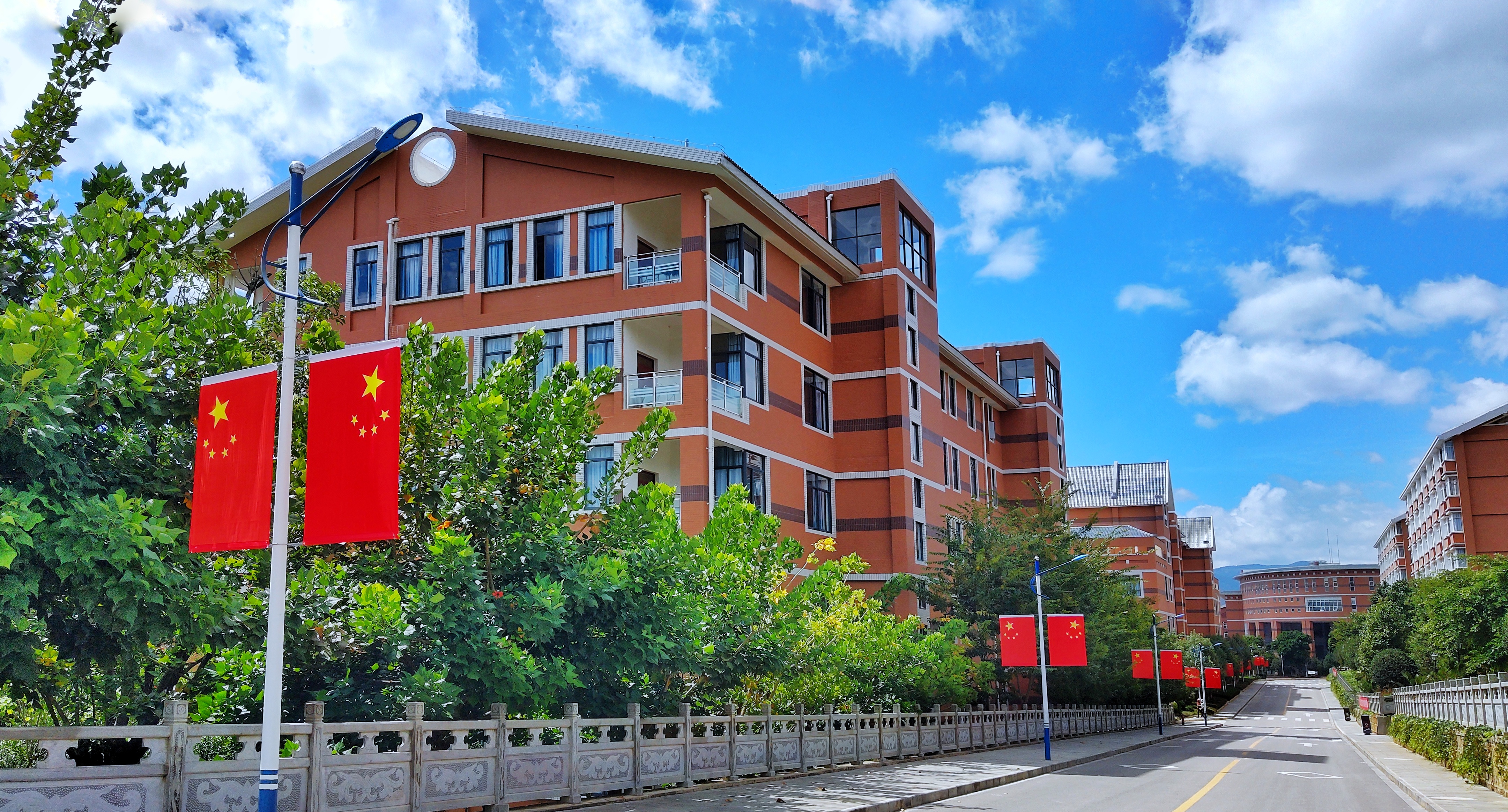 反腐倡廉纠风纪扎实推进作风建设